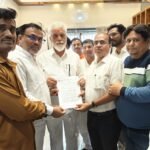 महाराष्ट्र राज्यातील टंकलेखन लघुलेखन शासनमान्य संस्थांच्या मागण्या शिक्षणमंत्री नामदार दादाजी भुसे यांना बुलढाणा संघटनेच्या वतीने निवेदनाद्वारे सादर…..